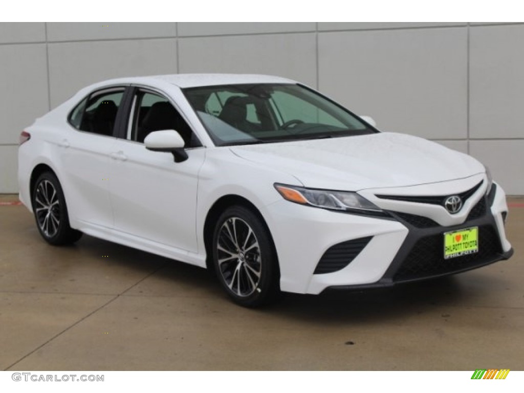 2019 Camry SE - Super White / Black photo #2