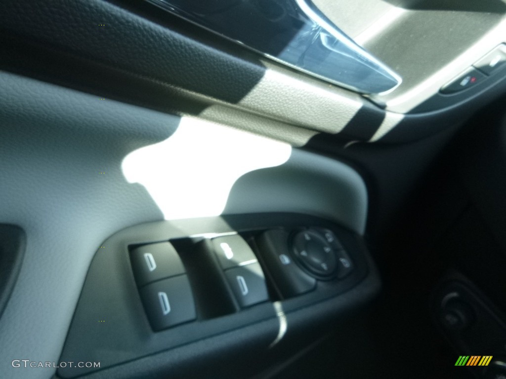 2019 Equinox LS AWD - Kinetic Blue Metallic / Medium Ash Gray photo #20