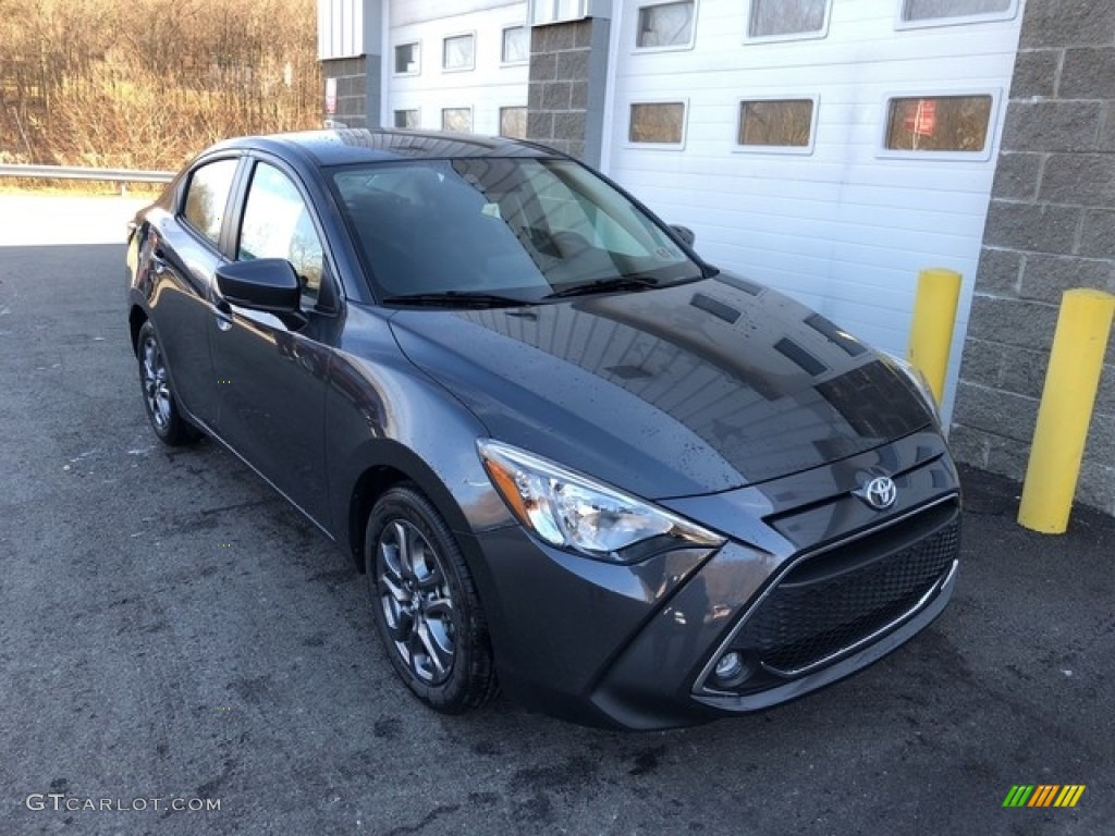 Graphite 2019 Toyota Yaris LE Exterior Photo #130581318