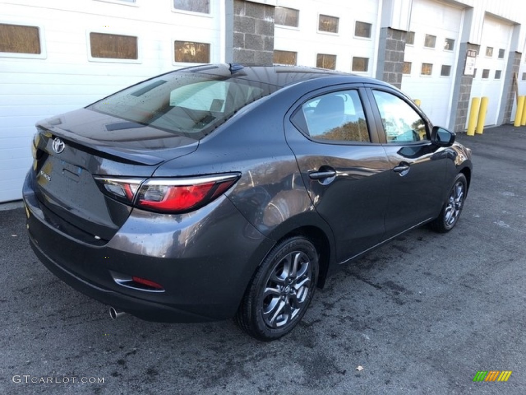 Graphite 2019 Toyota Yaris LE Exterior Photo #130581348
