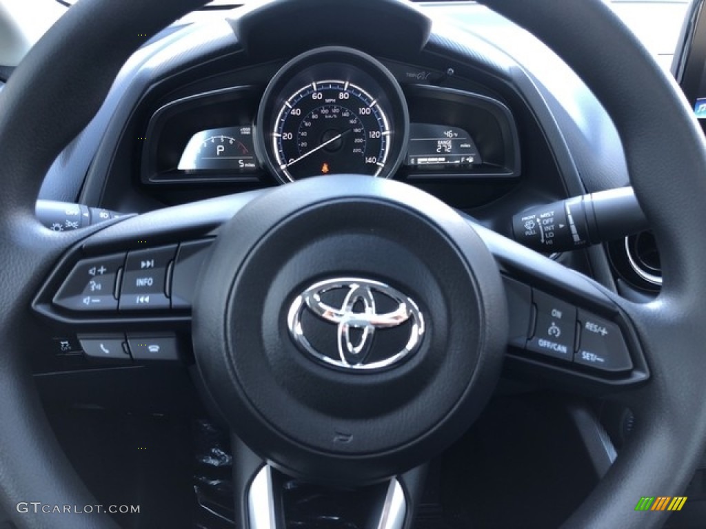 2019 Toyota Yaris LE Steering Wheel Photos