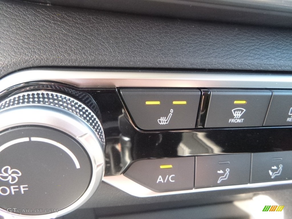 2019 Nissan Altima SR AWD Controls Photo #130583733