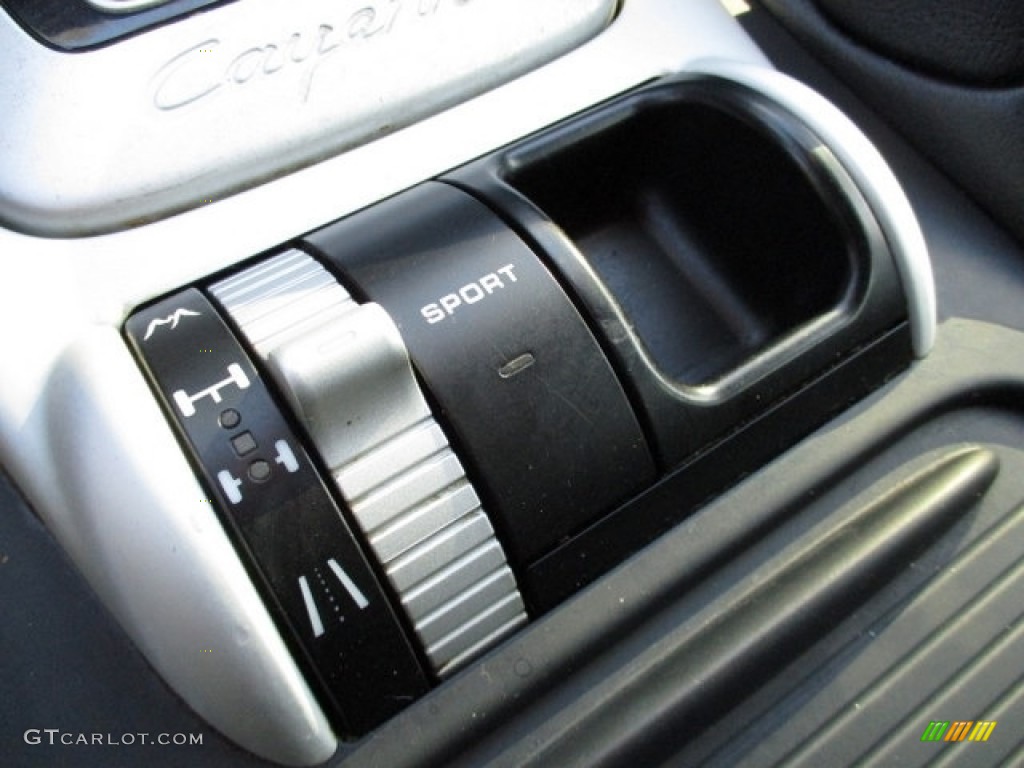 2009 Porsche Cayenne S Controls Photo #130584084