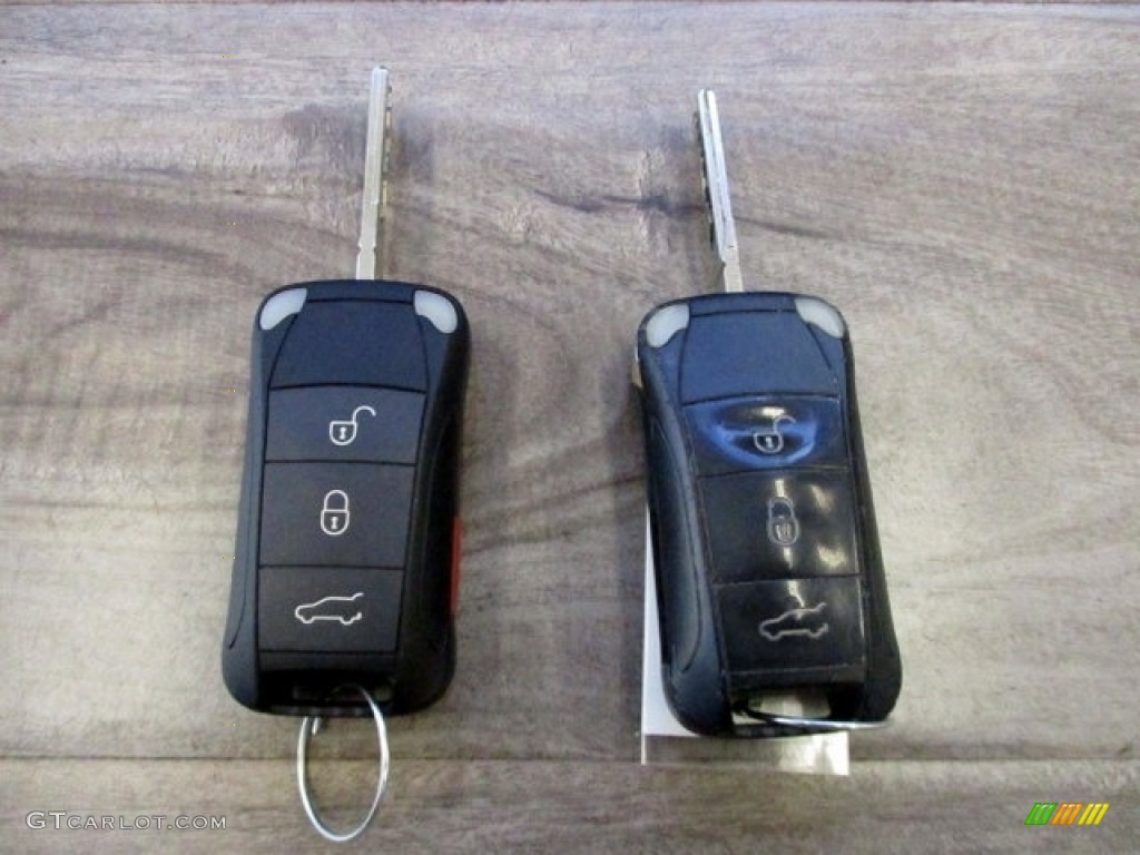 2009 Porsche Cayenne S Keys Photos