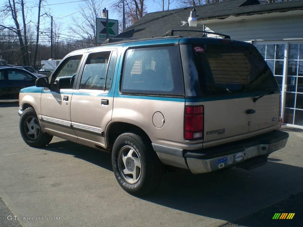 1992 Explorer XLT 4x4 - Cayman Green Metallic / Beige photo #5