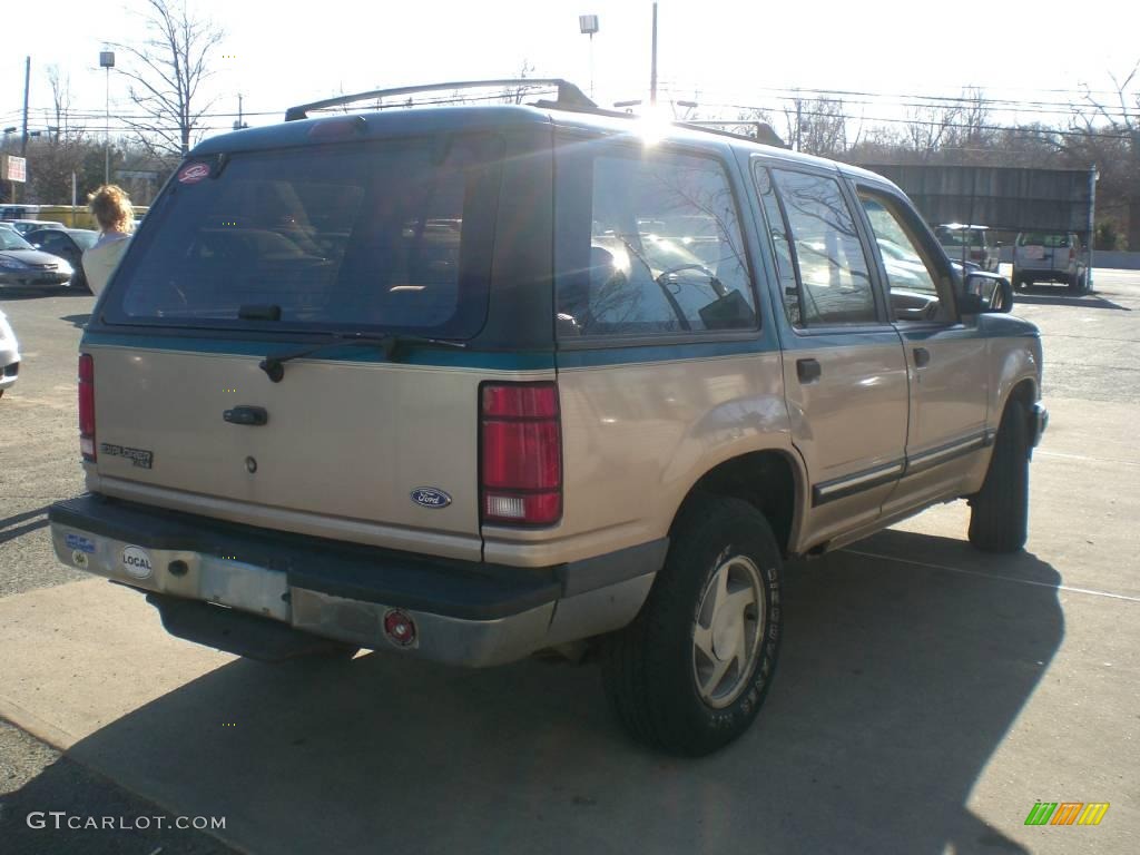 1992 Explorer XLT 4x4 - Cayman Green Metallic / Beige photo #7