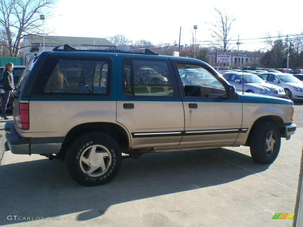 1992 Explorer XLT 4x4 - Cayman Green Metallic / Beige photo #8