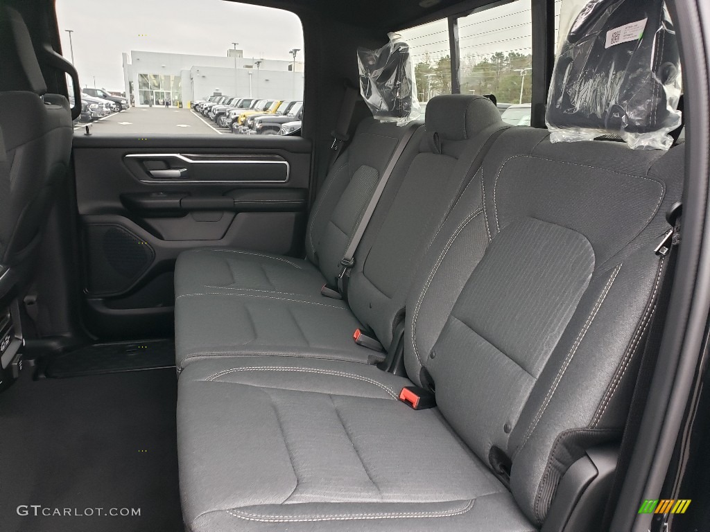 2019 1500 Big Horn Crew Cab 4x4 - Diamond Black Crystal Pearl / Black photo #6