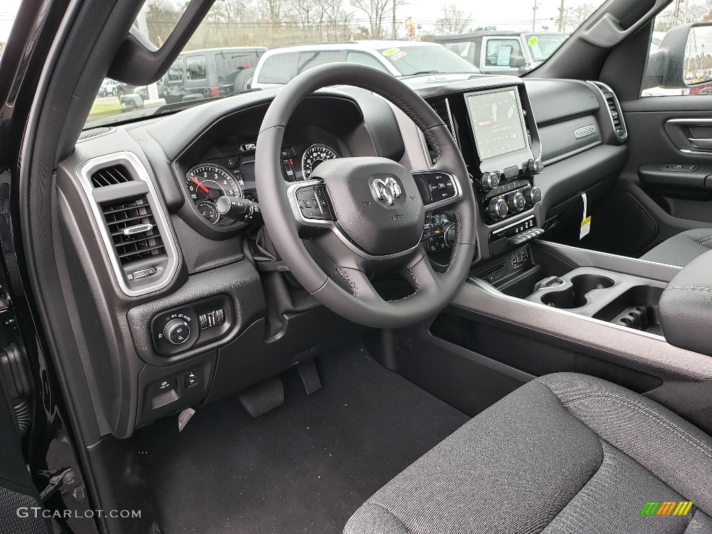 2019 1500 Big Horn Crew Cab 4x4 - Diamond Black Crystal Pearl / Black photo #7