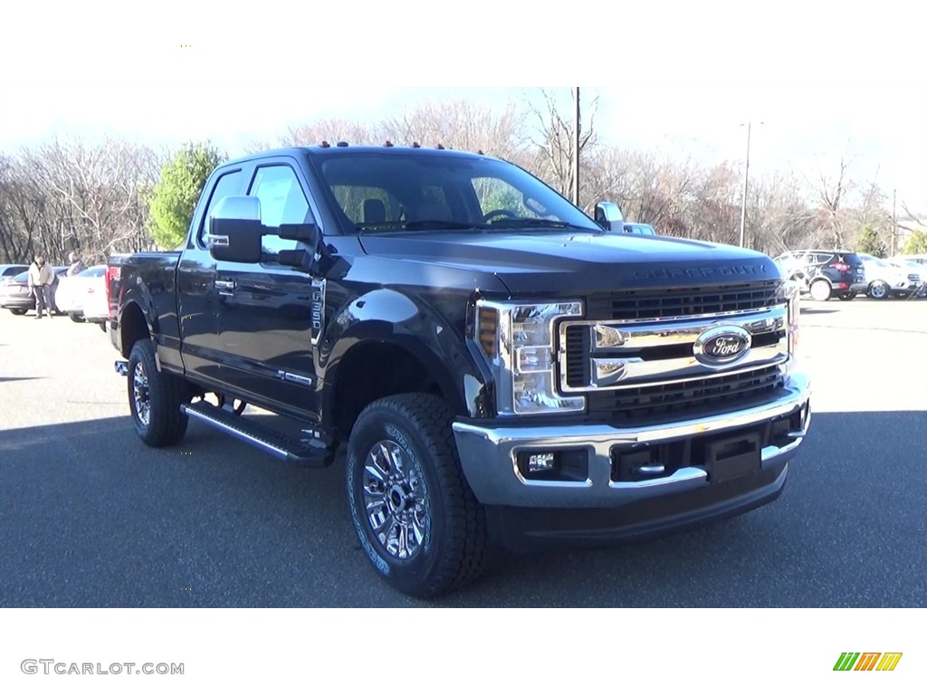 2019 F350 Super Duty XLT SuperCab 4x4 - Agate Black / Earth Gray photo #1