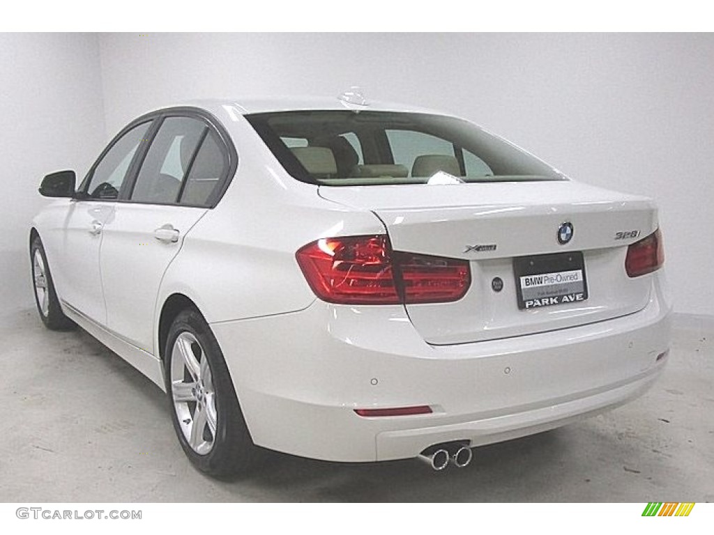 2015 3 Series 328i xDrive Sedan - Alpine White / Venetian Beige photo #2