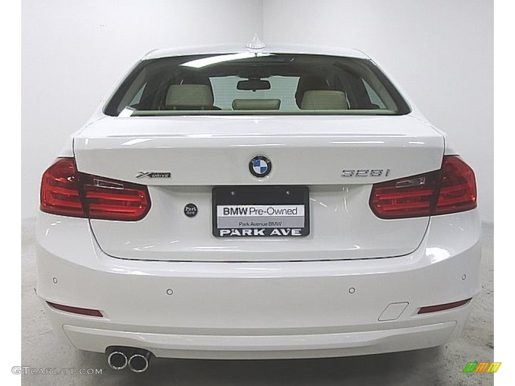 2015 3 Series 328i xDrive Sedan - Alpine White / Venetian Beige photo #3