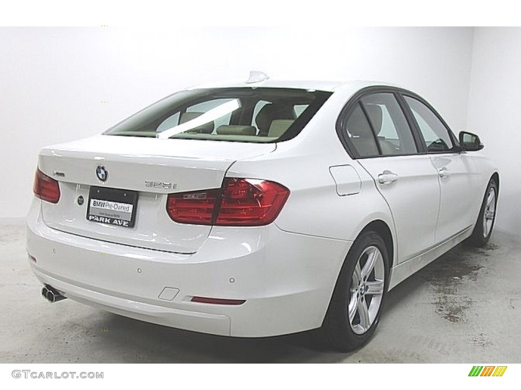 2015 3 Series 328i xDrive Sedan - Alpine White / Venetian Beige photo #4