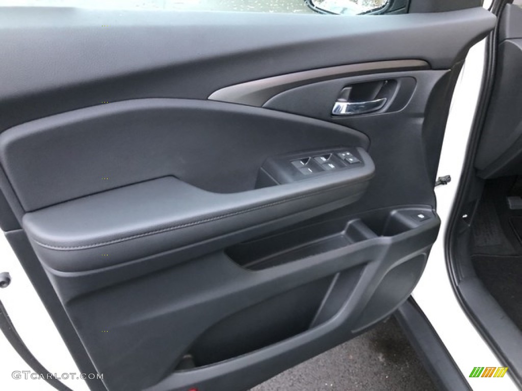 2019 Honda Pilot LX AWD Door Panel Photos