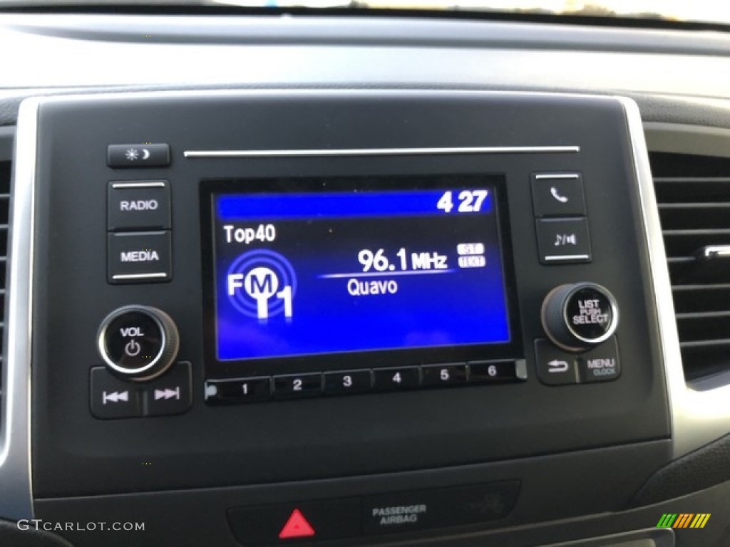 2019 Honda Pilot LX AWD Controls Photo #130601004