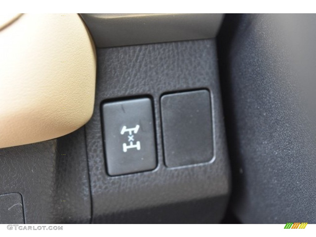 2018 RAV4 XLE AWD - Super White / Nutmeg photo #26