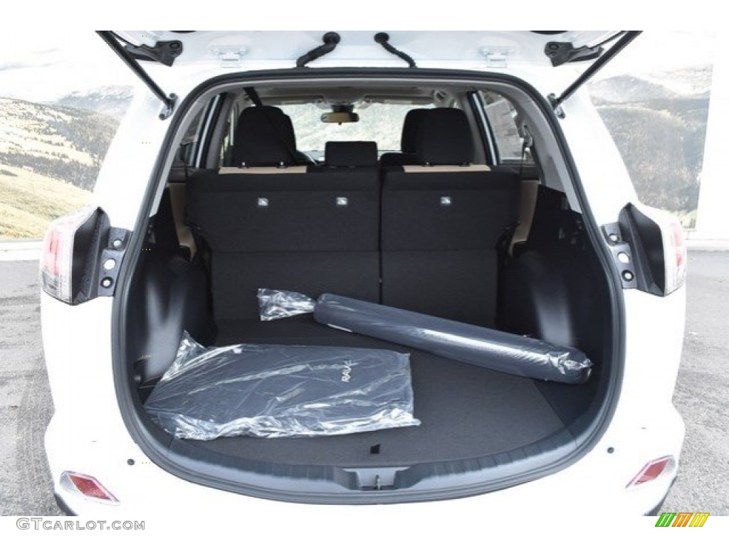 2018 RAV4 XLE AWD - Super White / Nutmeg photo #31