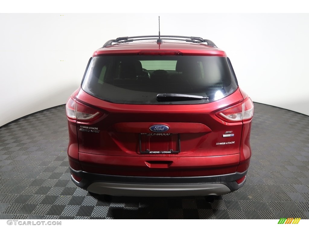 2013 Escape SE 2.0L EcoBoost 4WD - Ruby Red Metallic / Charcoal Black photo #10