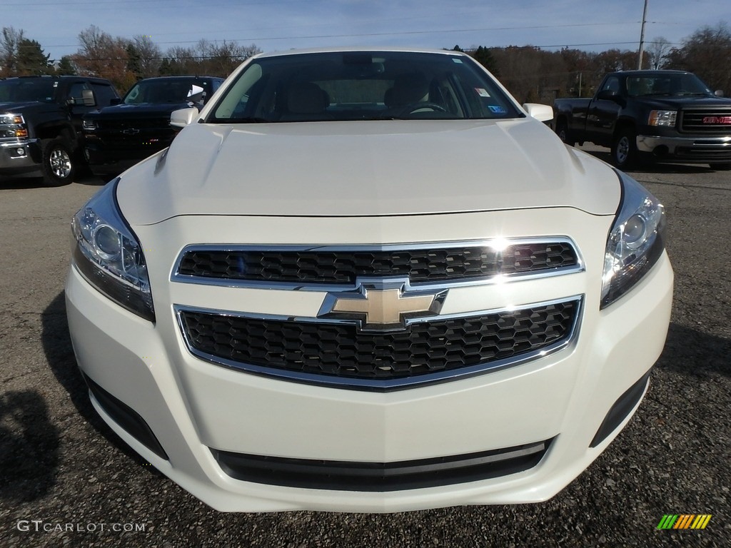 2013 Malibu ECO - White Diamond Tricoat / Cocoa/Light Neutral photo #2