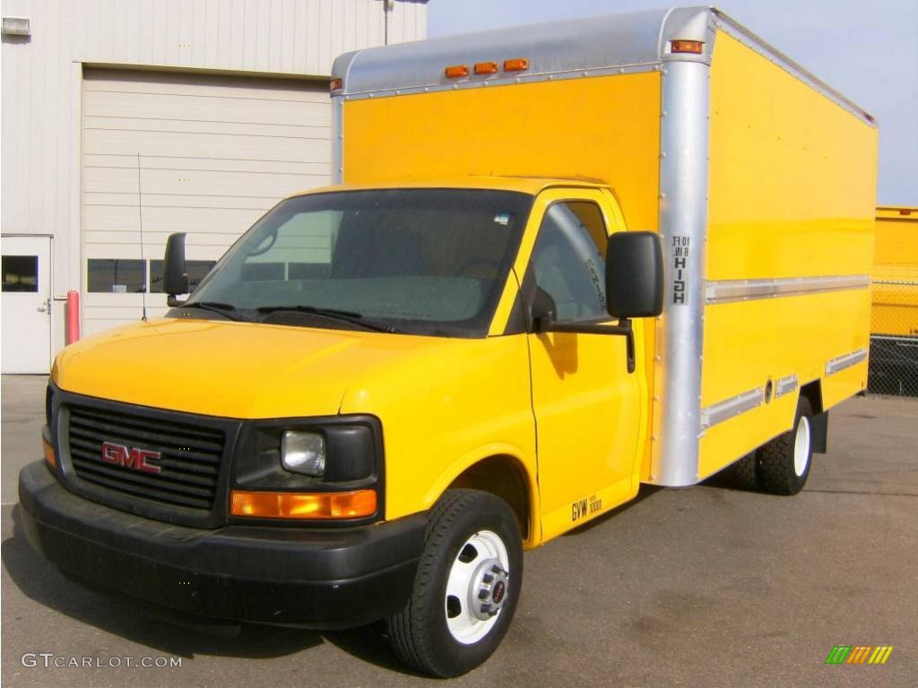2006 Savana Cutaway 3500 Commercial Moving Truck - Yellow / Pewter photo #10