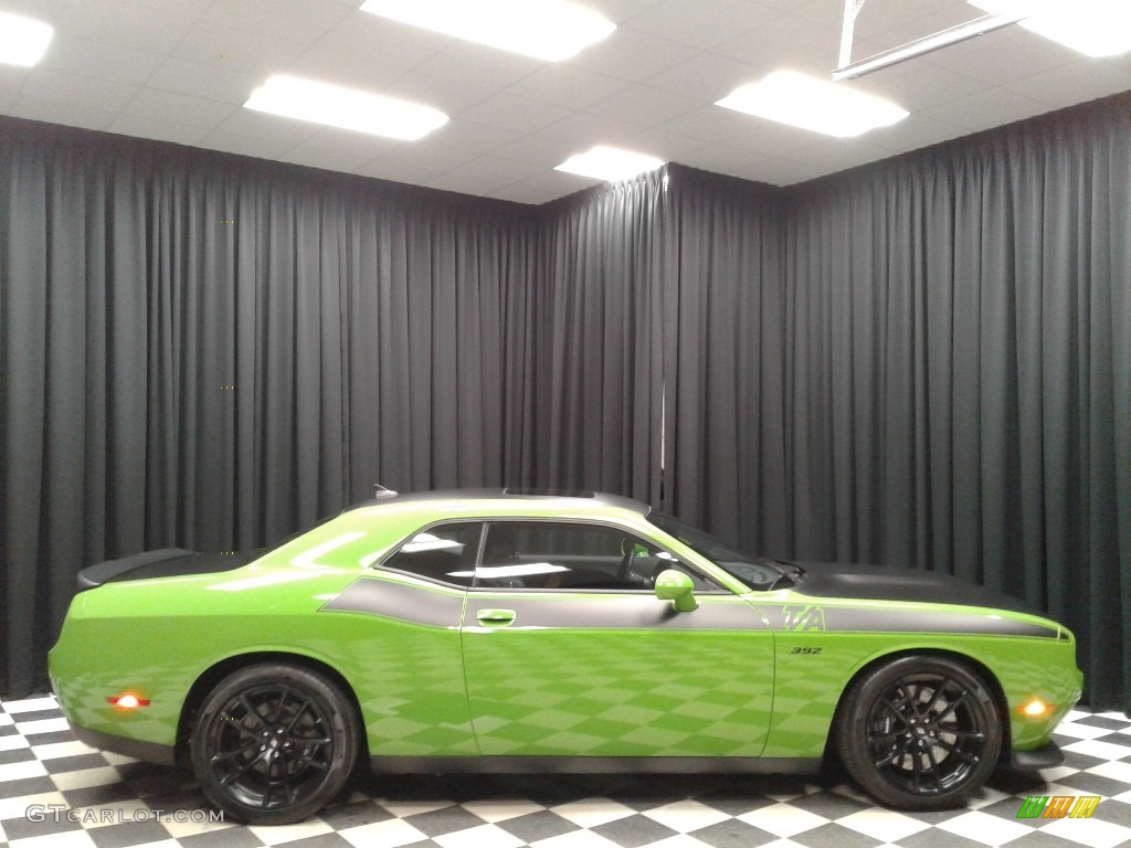2017 Challenger T/A 392 - Green Go / Black photo #5