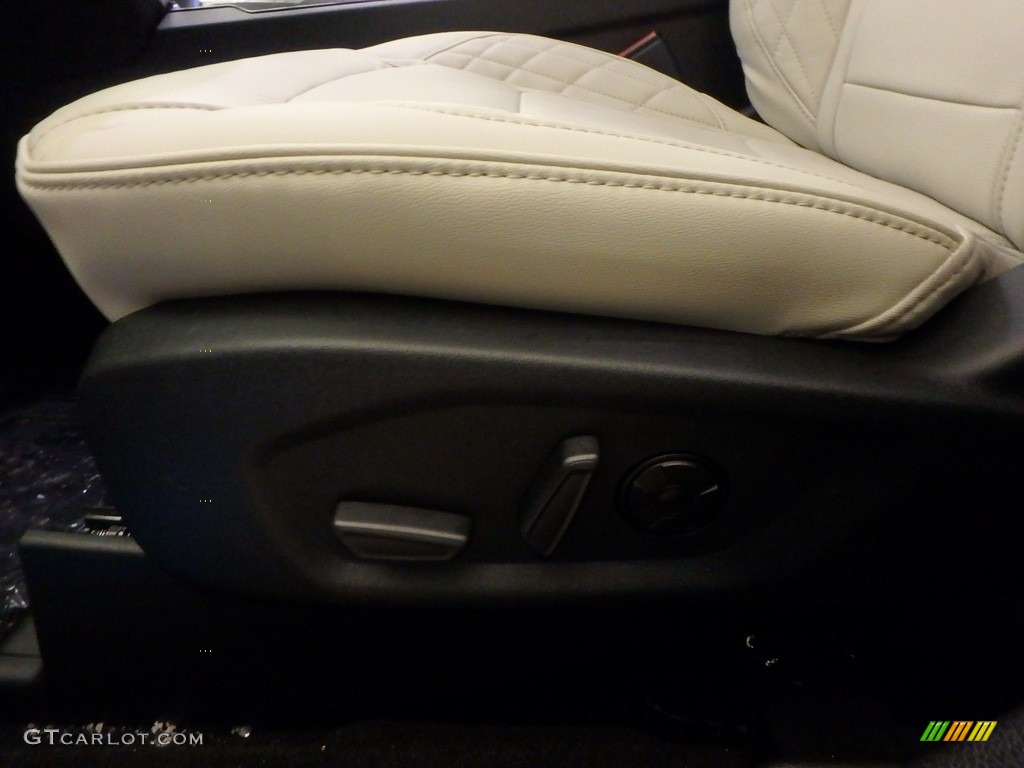 2019 Ford Explorer Platinum 4WD Front Seat Photo #130624602