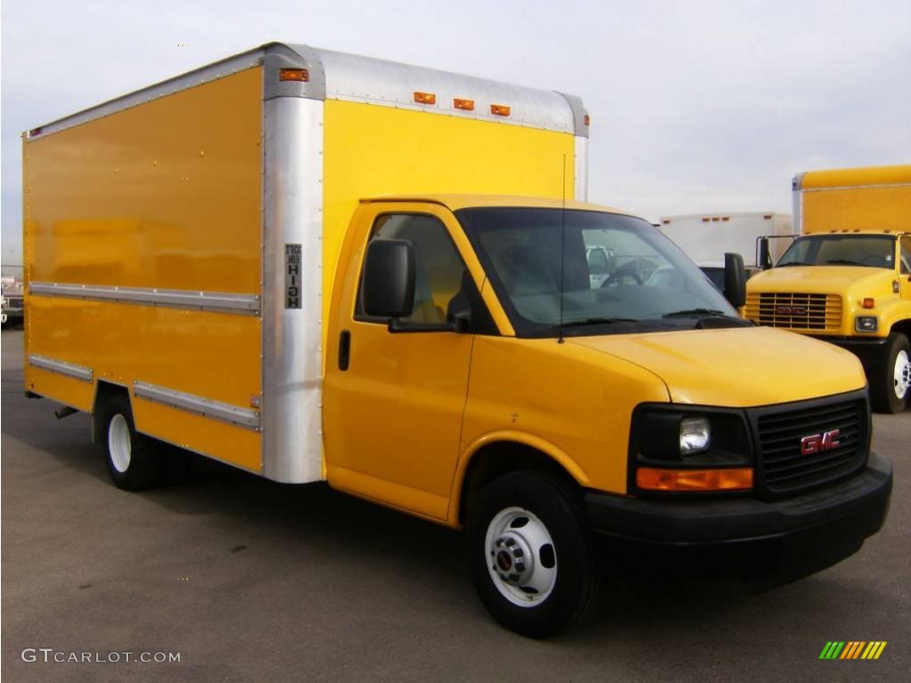 2006 Savana Cutaway 3500 Commercial Moving Truck - Yellow / Pewter photo #1