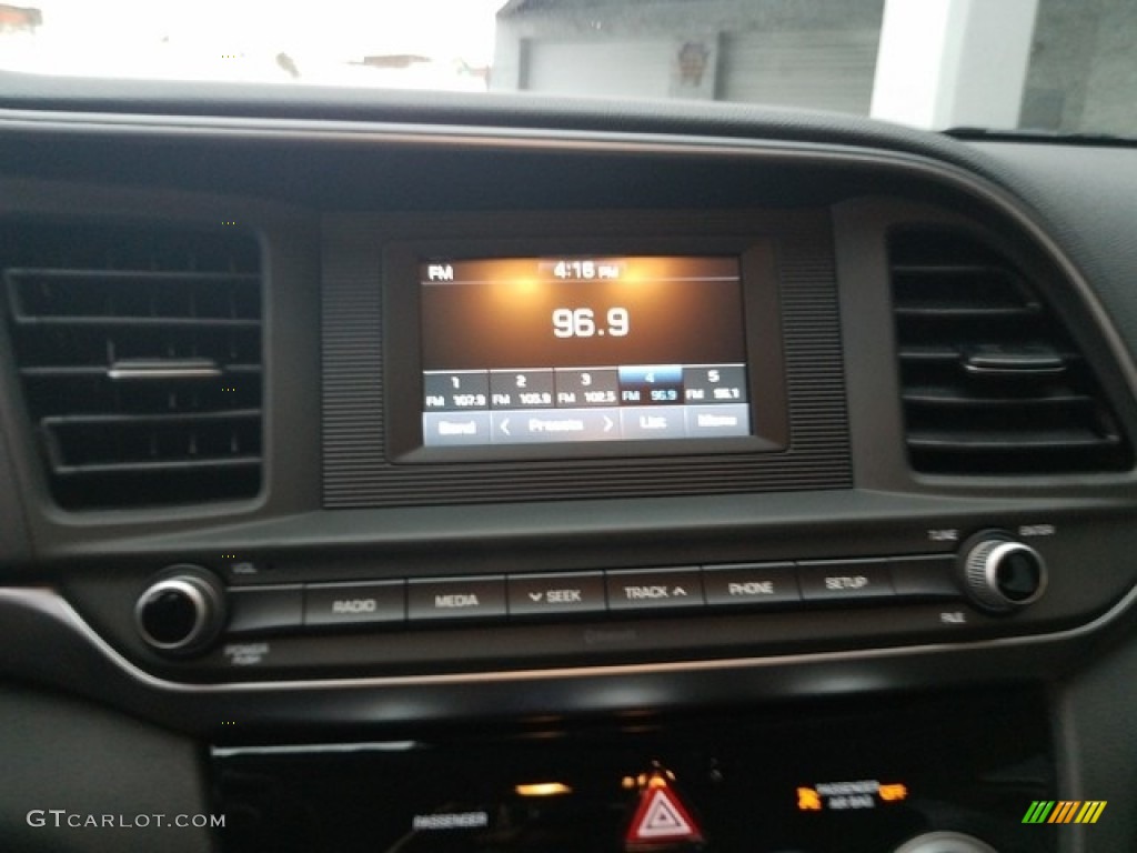 2019 Elantra SE - Quartz White Pearl / Black photo #13