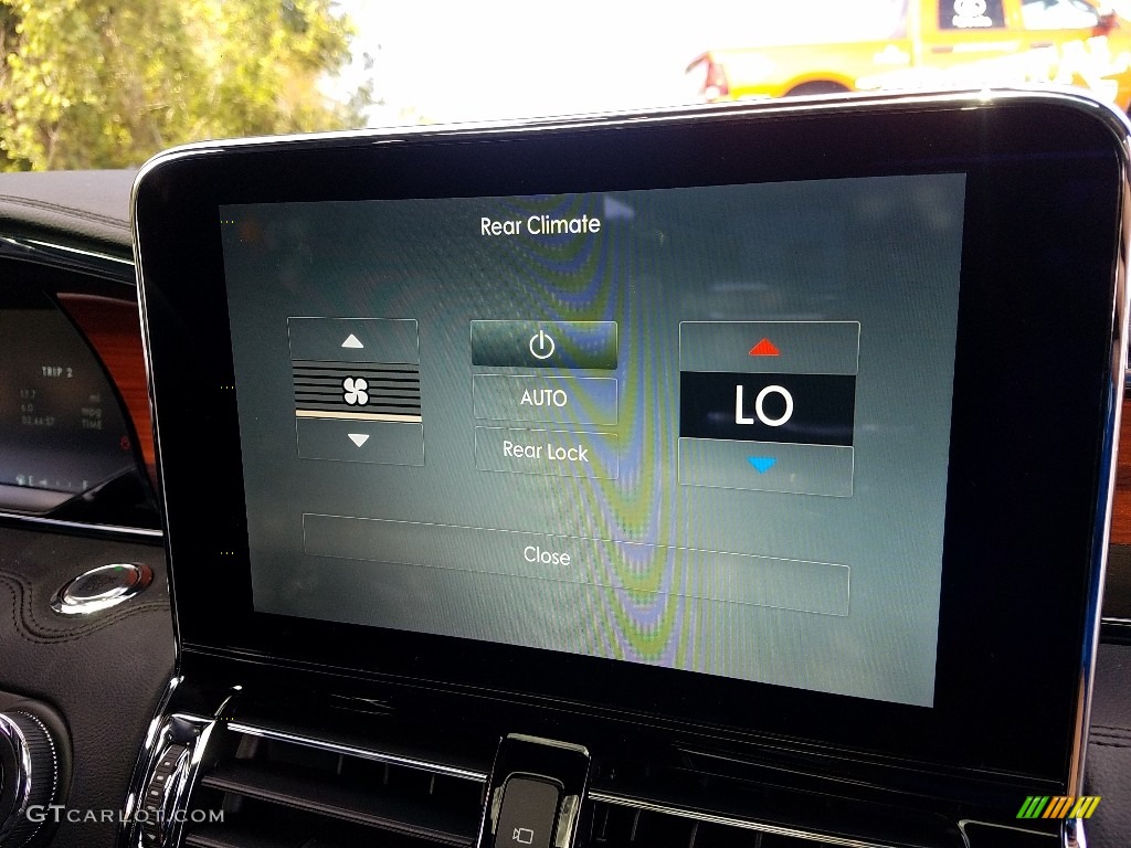 2019 Lincoln Navigator Reserve 4x4 Controls Photo #130628316