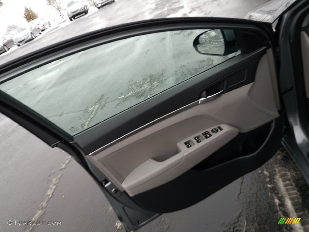 2019 Elantra SE - Machine Gray / Gray photo #9
