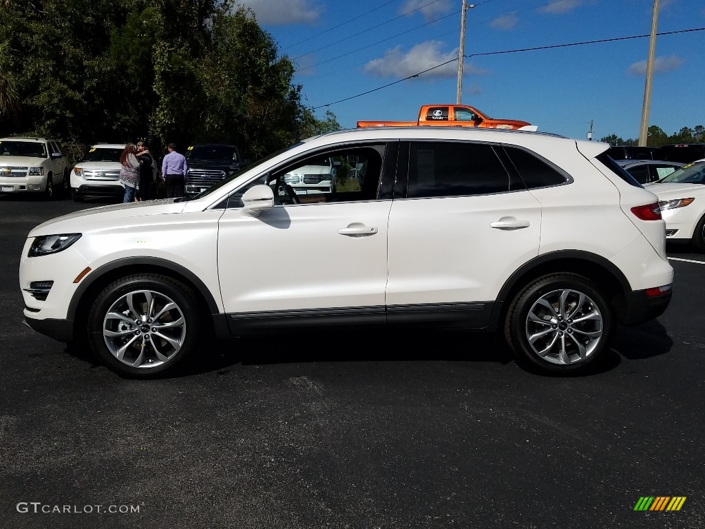 White Platinum 2019 Lincoln MKC Select Exterior Photo #130629856