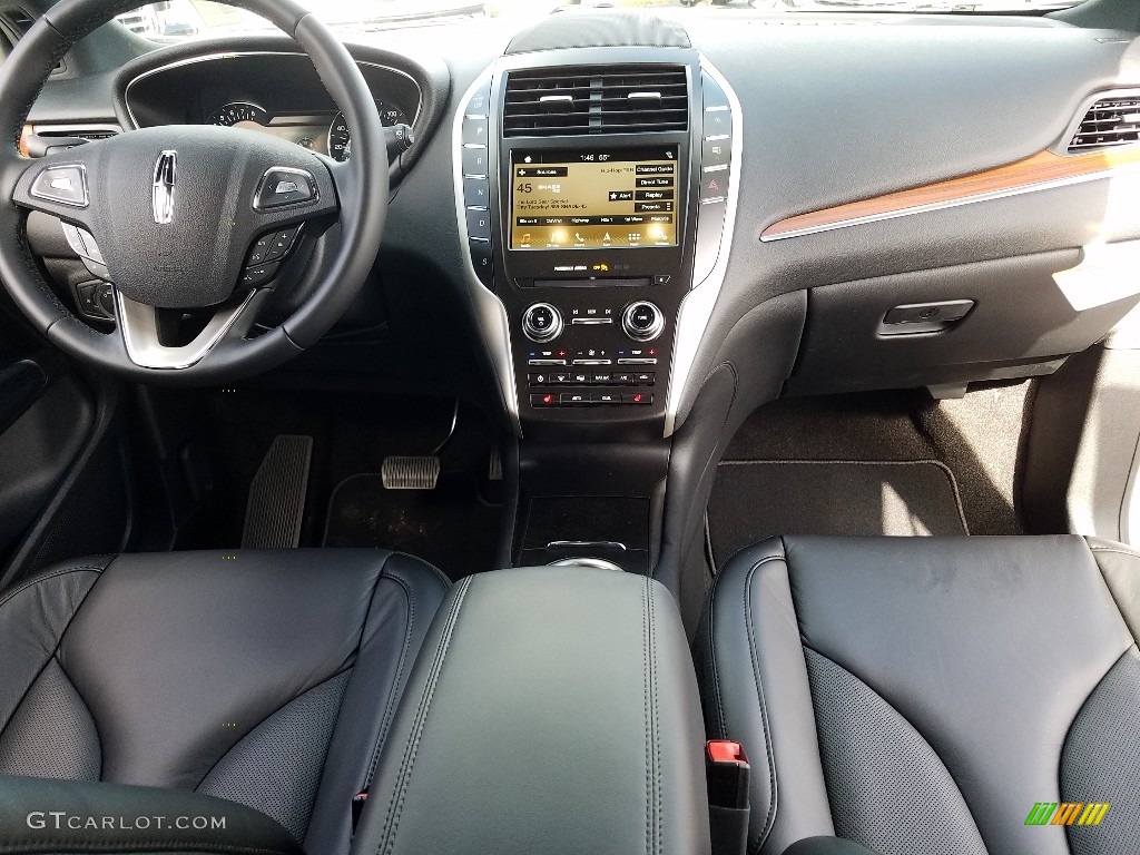 2019 Lincoln MKC Select Ebony Dashboard Photo #130630212