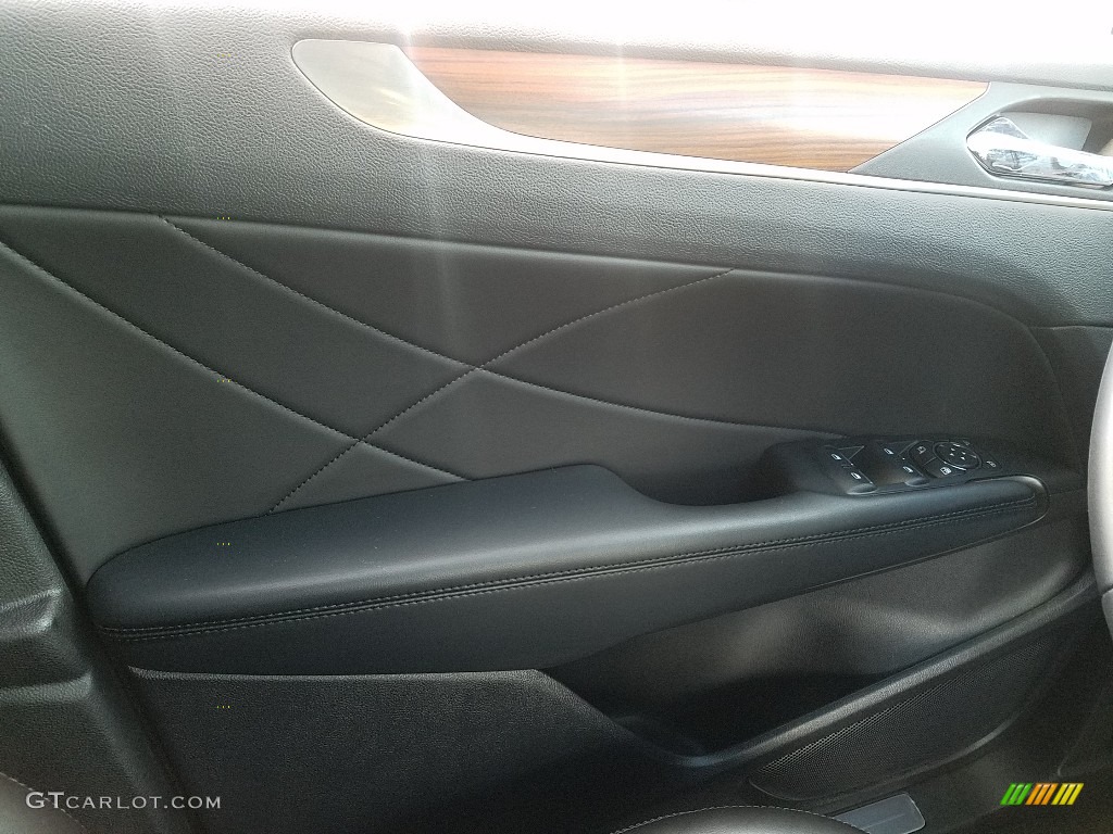 2019 Lincoln MKC Select Ebony Door Panel Photo #130630338
