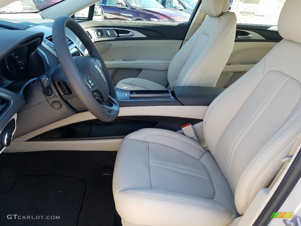2019 Lincoln MKZ Reserve II Front Seat Photos