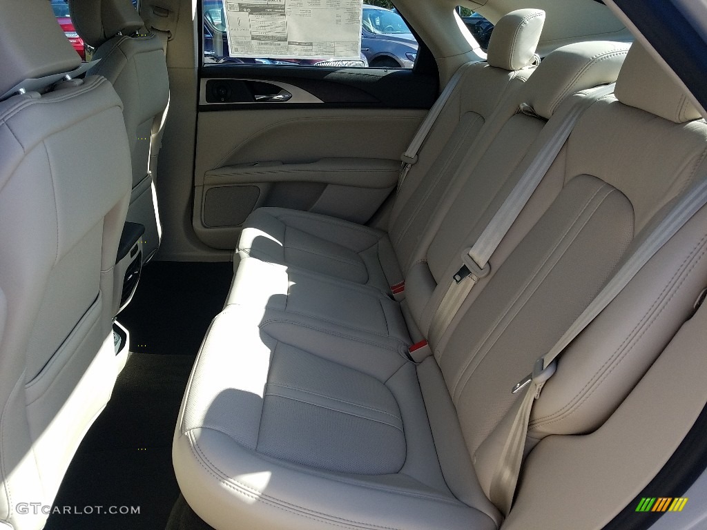 Ebony Interior 2019 Lincoln MKZ Reserve II Photo #130630759