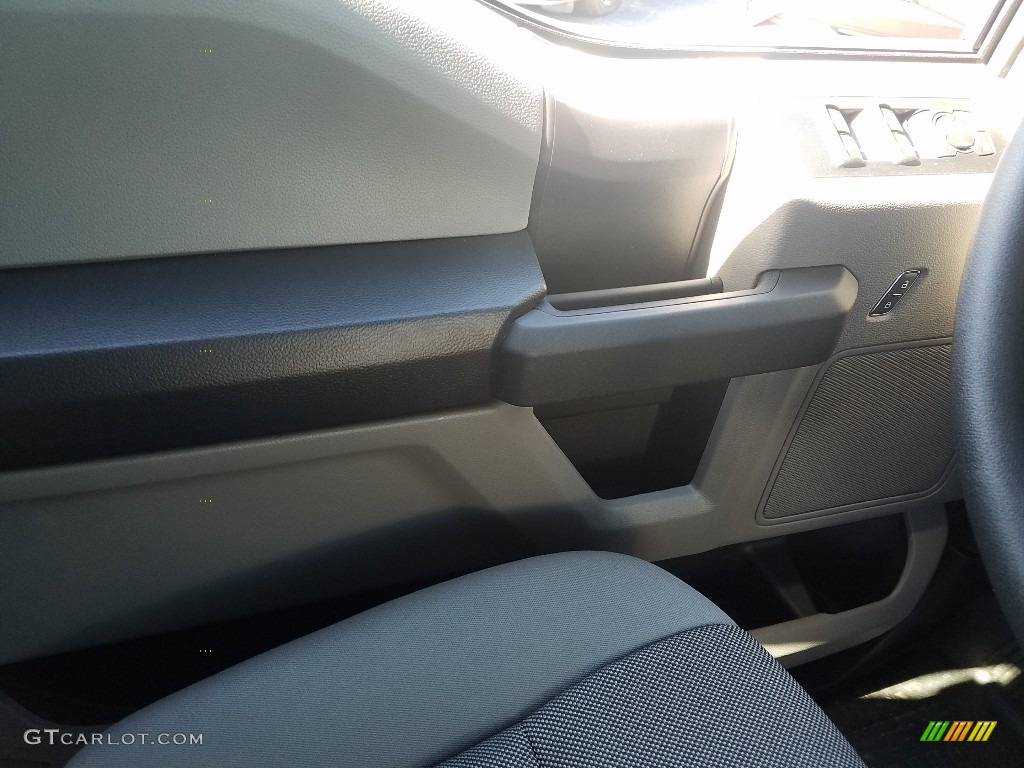 2018 F150 XL SuperCab - Oxford White / Earth Gray photo #17