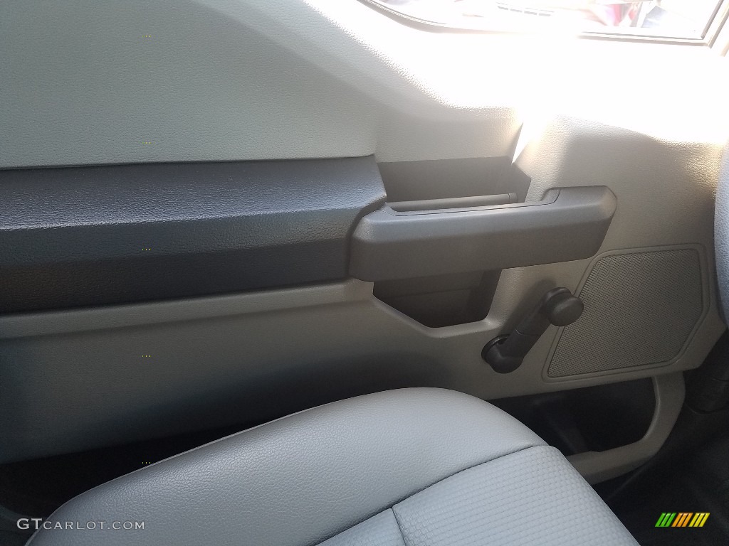 2018 F150 XL Regular Cab - Ingot Silver / Earth Gray photo #16