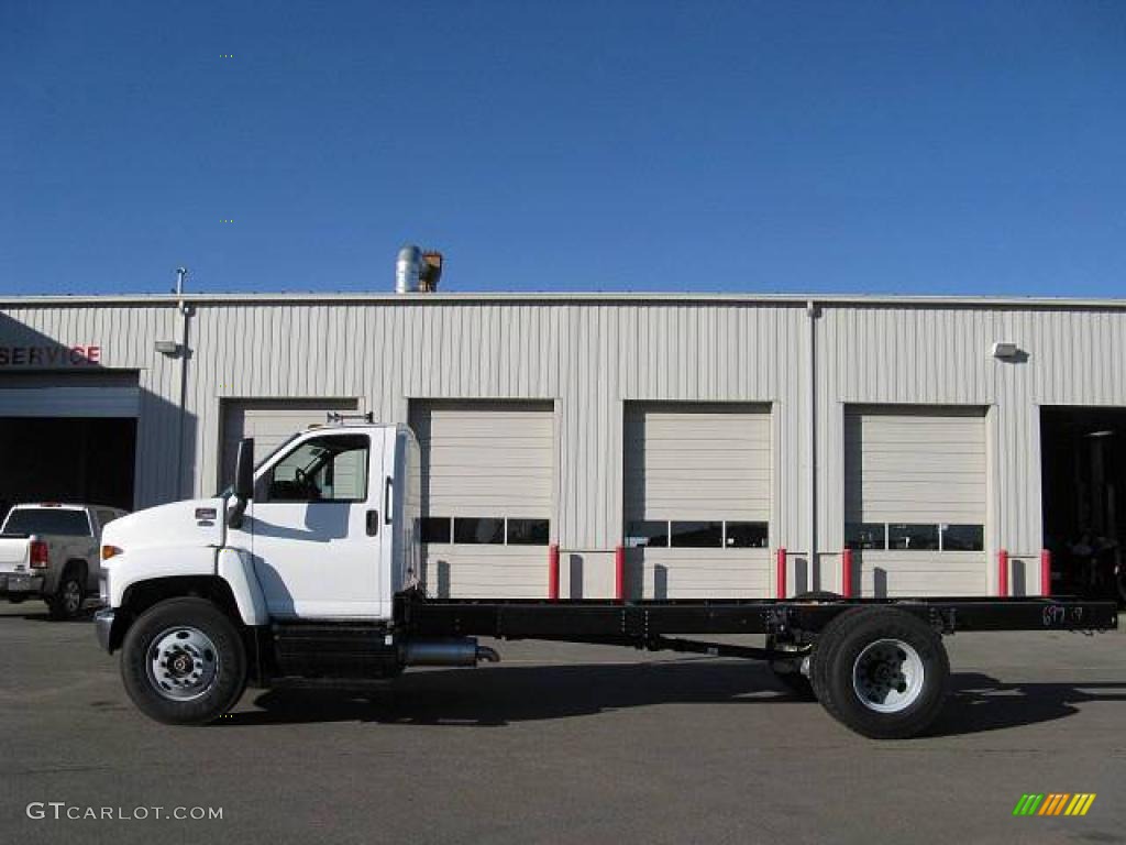 2007 C Series TopKick C7500 Regular Cab Chassis - Summit White / Pewter photo #4