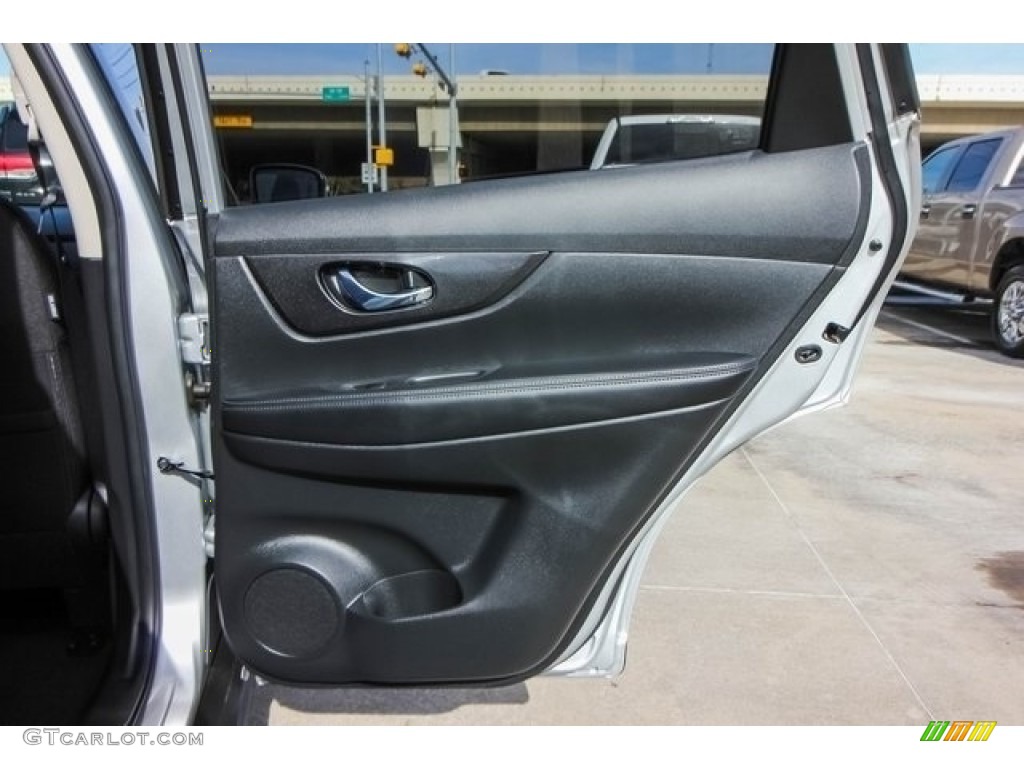 2018 Nissan Rogue SV Almond Door Panel Photo #130642797