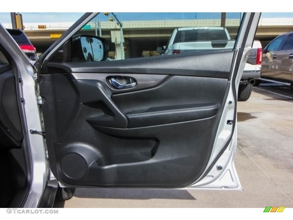 2018 Nissan Rogue SV Almond Door Panel Photo #130642836