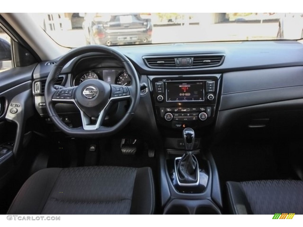 2018 Nissan Rogue SV Almond Dashboard Photo #130642890