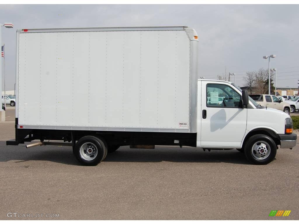 2008 Savana Cutaway 3500 Commercial Moving Truck - Summit White / Medium Pewter photo #10