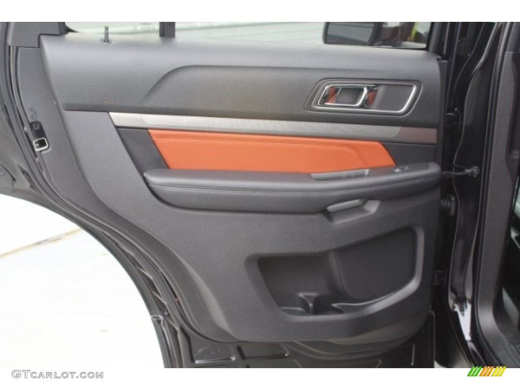 2019 Ford Explorer XLT Medium Black/Desert Copper Door Panel Photo #130644339