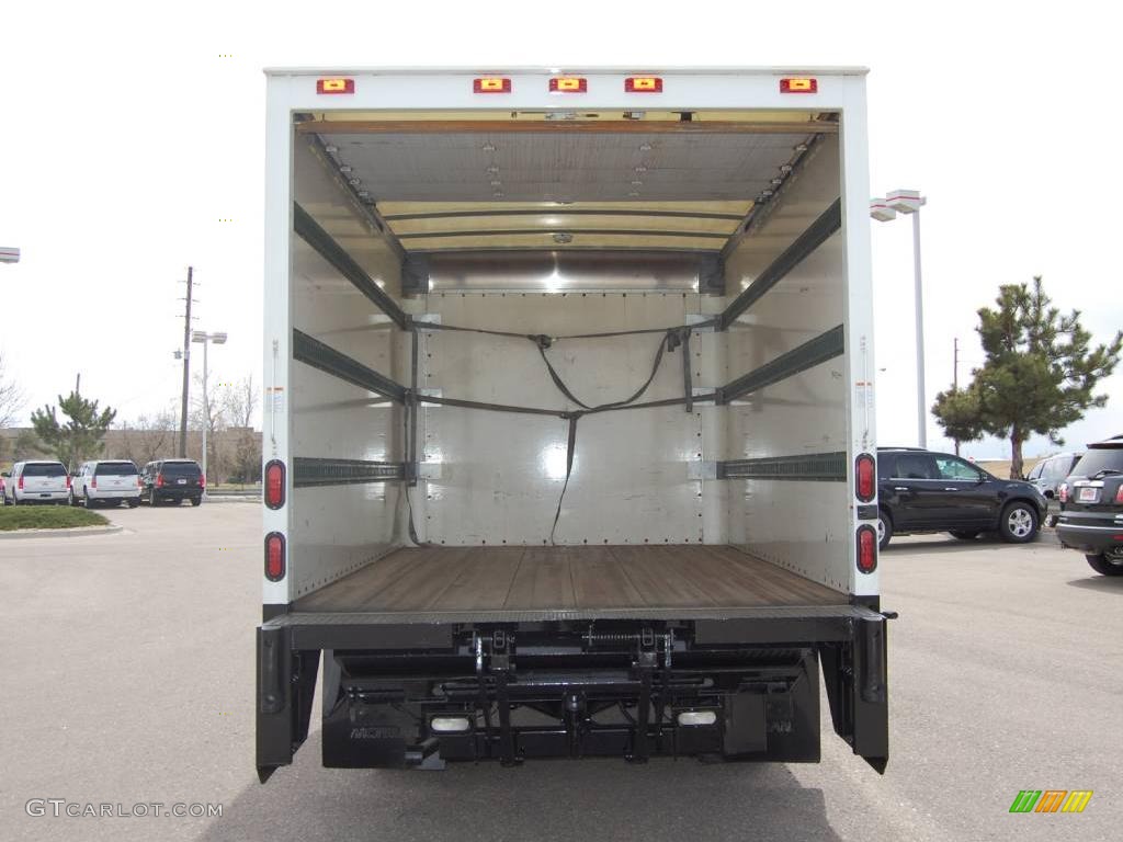 2006 W Series Truck W4500 Commercial Moving - White / Gray photo #7