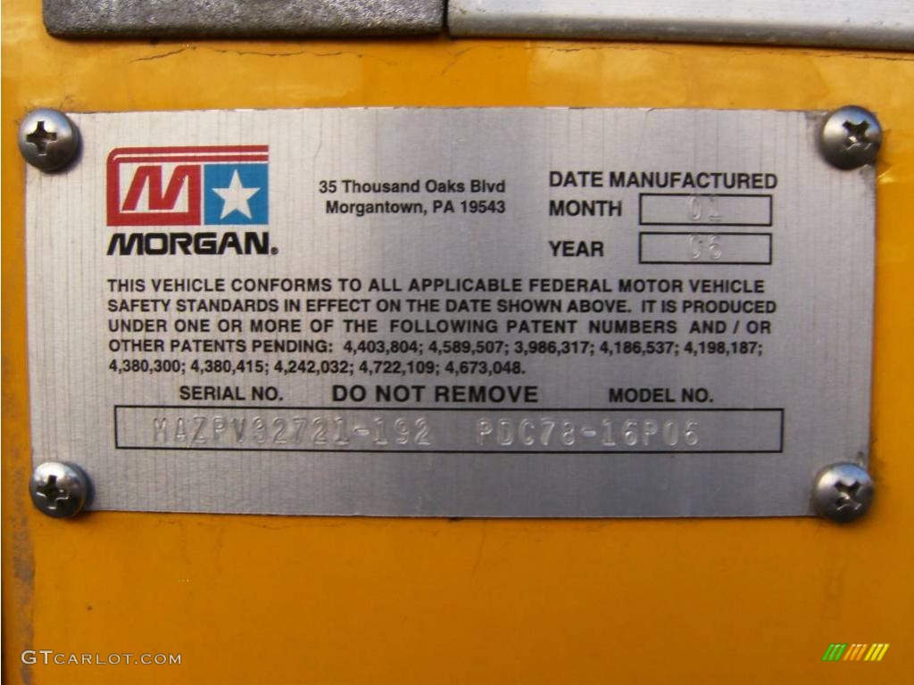 2006 Savana Cutaway 3500 Commercial Moving Truck - Yellow / Pewter photo #22