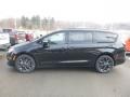 2019 Brilliant Black Crystal Pearl Chrysler Pacifica Touring L  photo #2