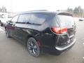 2019 Brilliant Black Crystal Pearl Chrysler Pacifica Touring L  photo #3