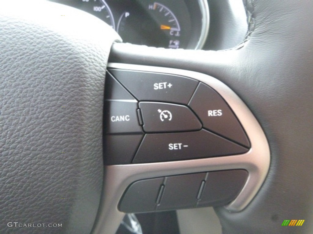 2019 Jeep Grand Cherokee Limited 4x4 Light Frost Beige/Black Steering Wheel Photo #130660151