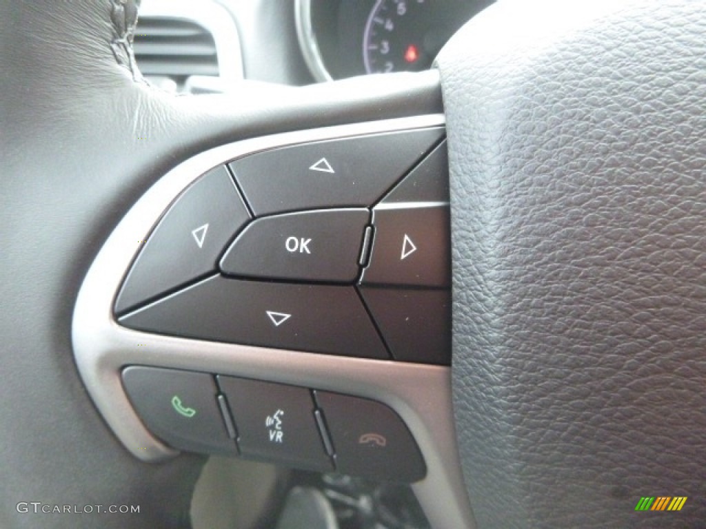 2019 Jeep Grand Cherokee Limited 4x4 Light Frost Beige/Black Steering Wheel Photo #130660175