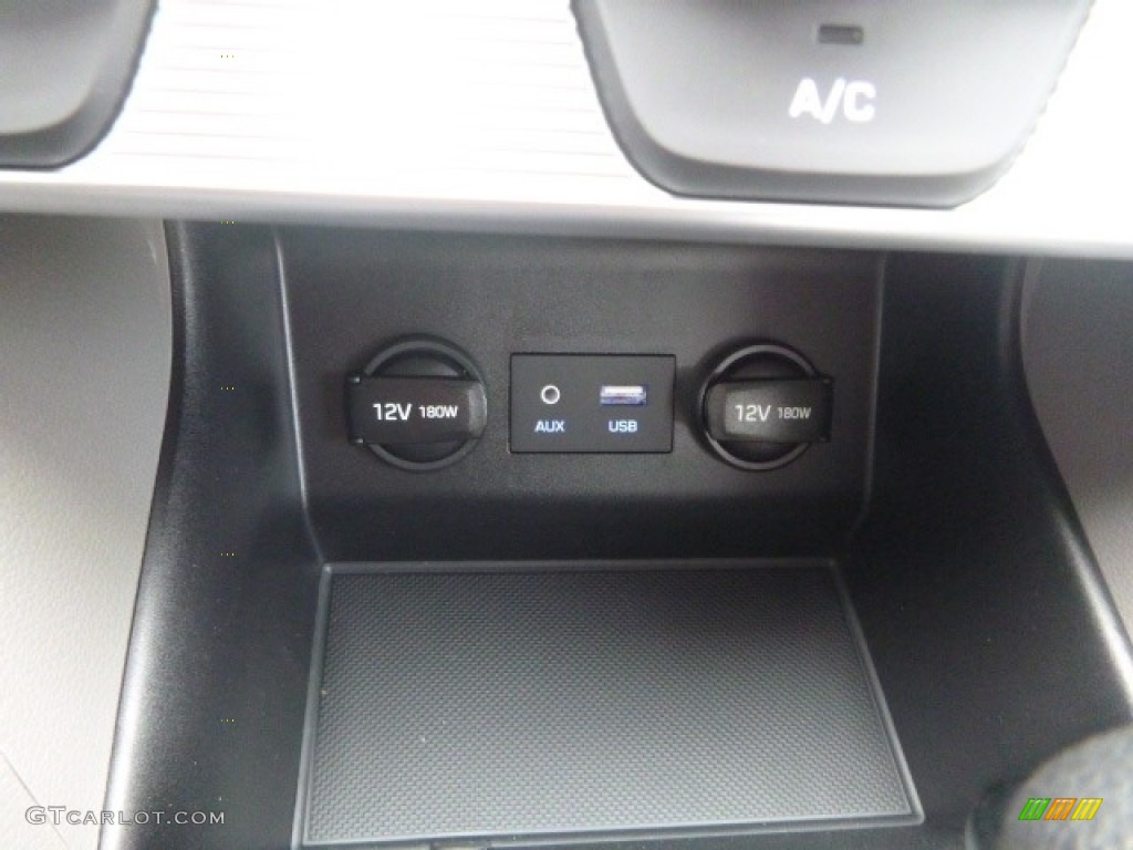 2019 Elantra SEL - Machine Gray / Gray photo #15